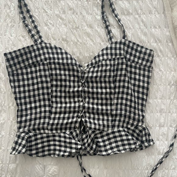 Lovers & Friends B&W Ruffle Top - Picture 3 of 5